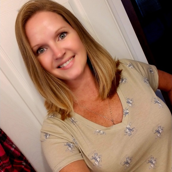 Meet your Posher, Valerie - Picture 1 of 1